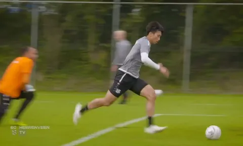 XONG! Văn Hậu ghi bàn, SC Heerenveen vẫn không thay đổi