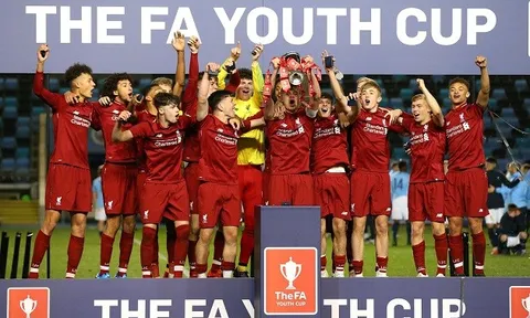 Lần đầu trong lịch sử, Liverpool chính thức cho đội trẻ ‘’thử lửa’’