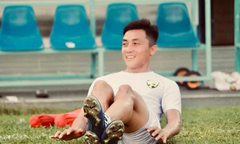 Ngô Hồng Phước: Từ sân bóng phủi đến chiếc áo U22 Việt Nam