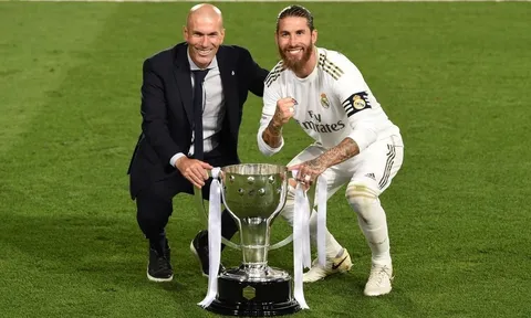 Zidane - Kỳ quan độc nhất trong lịch sử bóng đá