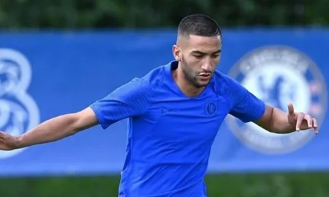 Ziyech làm 1 điều trên sân tập, Lampard lập tức vỗ tay