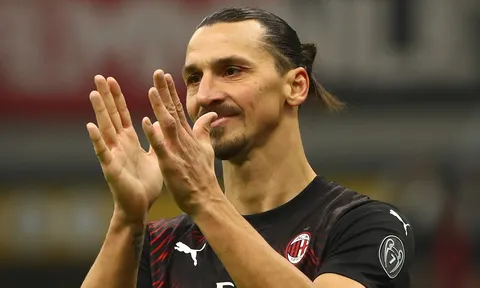 AC Milan sẽ tự động gia hạn với Zlatan với 1 điều kiện