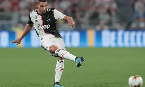 Không chỉ Pjanic, còn 1 sao Juventus khác có thể sẽ tới Barca hè này