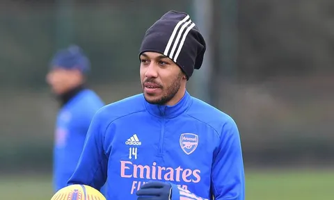 XONG! Đội hình Arsenal đấu Southampton: 4 cái tên OUT, cú sốc Aubameyang