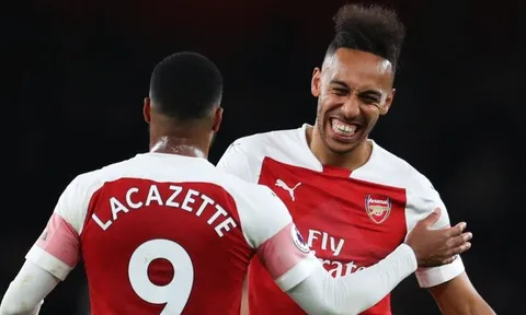 Arsenal bại trận, Top 4 'căng như dây đàn': Cờ trao tay M.U