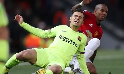 Khán giả Old Trafford chào đón Coutinho ra sao giữa tin đồn chuyển nhượng?