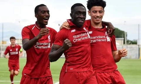 Xúc động: Lá thư chia tay của cầu thủ chạy cánh Liverpool