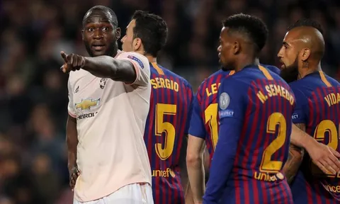 Fan Quỷ đỏ tranh cãi trước thông tin Lukaku bị bán