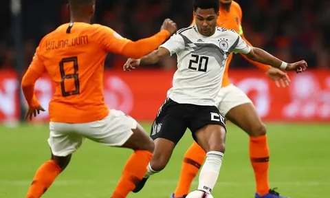 Đức ghi 3 bàn vào lưới Hà Lan, Van Dijk bị so sánh với Lovren