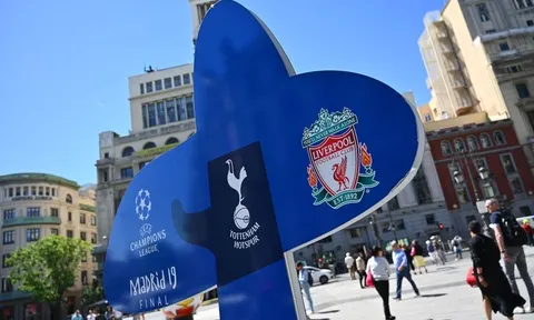 Man Utd có thể học hỏi được gì từ Liverpool và Tottenham?