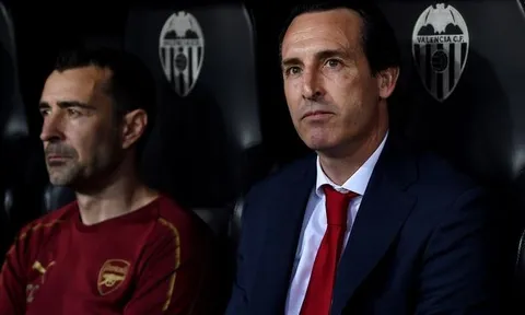 Vì sao Emery liên tục bị la ó ở Mestalla?