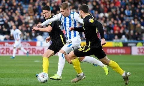 'Đẳng cấp khác biệt' - fan Huddersfield phát cuồng vì sao Arsenal