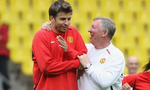 "Đó là lý do Pique rời Man United"