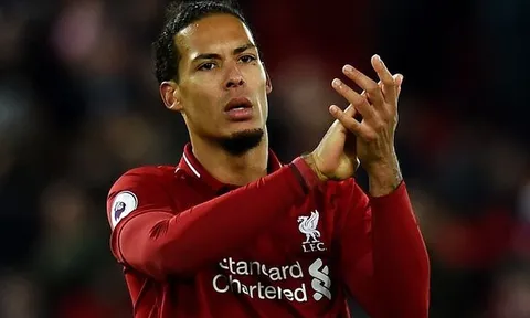 "Cậu ấy giống Rio Ferdinand và Sergio Ramos"