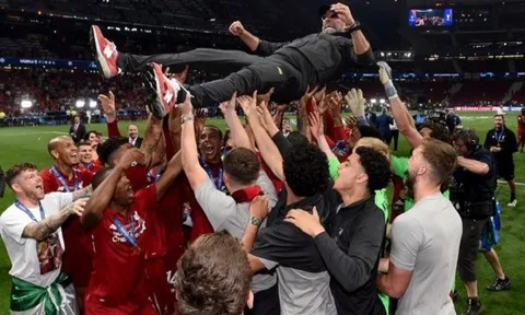 Chủ tịch Liverpool: 'Klopp muốn ở lại bao lâu tùy thích'