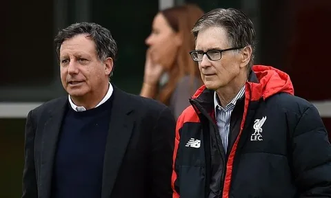 NÓNG! Chủ tịch Liverpool cảnh báo các đối thủ tại Premier League