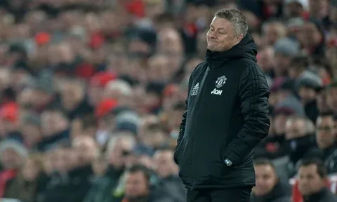 Shearer: "Vì một cái tên, Man Utd phải trả giá cho cả mùa bóng"