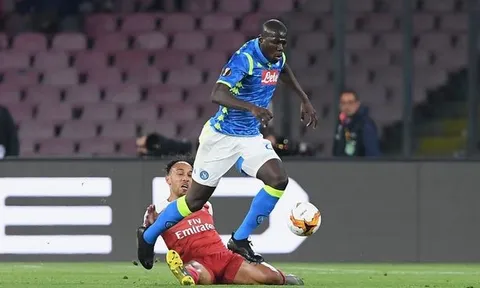 Fan Man Utd quay ngoắt 180 độ vì Koulibaly