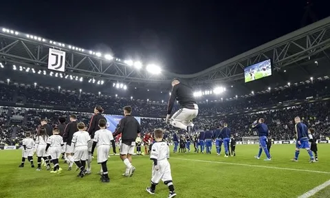 Ronaldo lập cú đúp, Juventus nhẹ nhàng đánh bại Parma ở Allianz Stadium