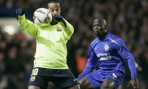 'Nếu Ronaldinho tiếp tục sỉ nhục, tôi sẽ đưa anh ta đến bệnh viện'