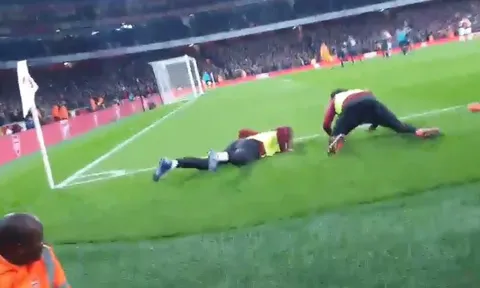 Thấy gì đằng sau thắng lợi của Liverpool