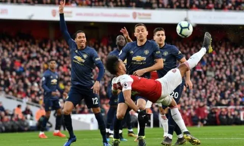 Giữa tin đồn với Chelsea, MU, Spurs, "Yaya Toure 2.0" phá vỡ im lặng