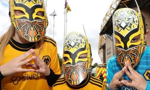 Lễ hội hóa trang ở Molineux sau mùa giải không tưởng
