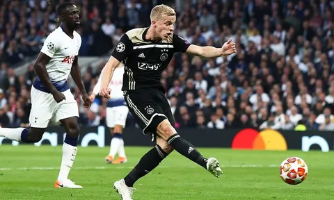 "De Beek chỉ như Klaassen, không đủ trình chơi cho Barca, Man City"