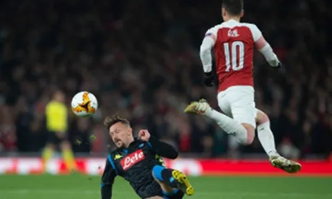 '1 kỹ năng tuyệt vời từ Mesut Ozil'