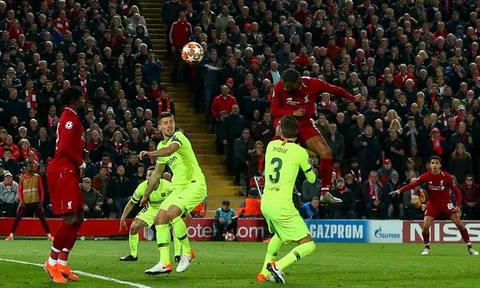 '1 quả tạt tuyệt diệu từ Shaqiri'