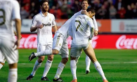 10 cặp giò 'khủng' nhất làng túc cầu: Người khổng lồ Xanh và CR7