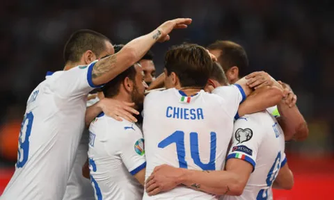 10 phút 'bật' chế độ hủy diệt, Azzurri khiến Hy Lạp đại bại