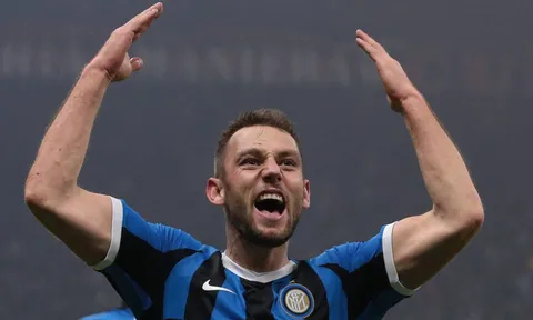 Trung vệ Hà Lan nói gì sau khi ghi bàn quyết định giúp Inter thắng Milan?