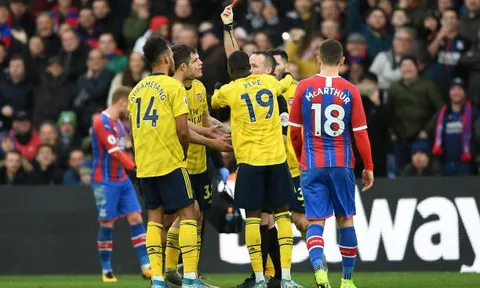 VAR 'trừng phạt' Aubameyang, Arsenal ngậm ngùi đánh rơi chiến thắng