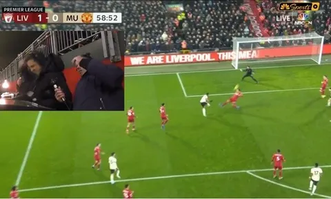 Vì Martial, Neville tung nắm đấm trước mặt Carragher