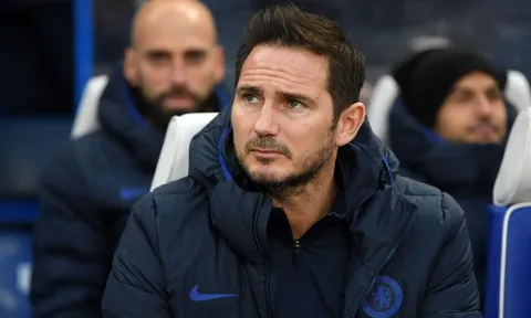 Lampard đã làm 1 điều với các học trò ngay sau trận hòa Brighton