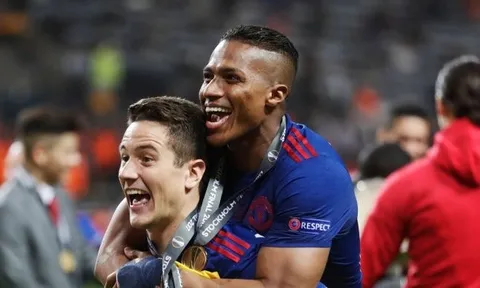 13 sao xịn Premier League vừa bị thải loại: 'Sếu vườn' và 4 đội trưởng