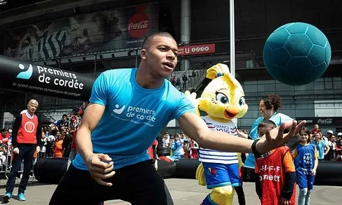 Mặc kệ cả Real lẫn PSG, Mbappe 'đầu quân' cho đội Wenger