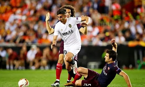 Từ bỏ Zaha, Arsenal lao vào giật mục tiêu hàng đầu của Leicester