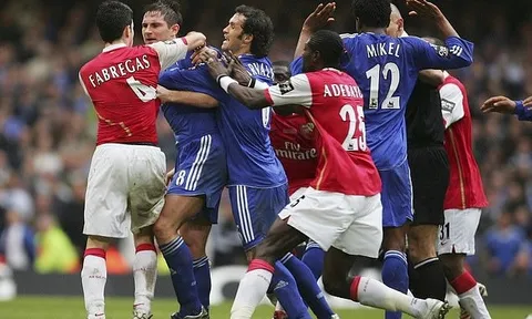 Đây! Những lần đối đầu kinh điển giữa Chelsea và Arsenal