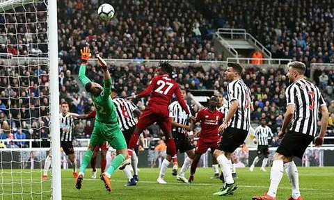 Ăn bàn từ tình huống cố định? Cứ "cắp sách" học Liverpool