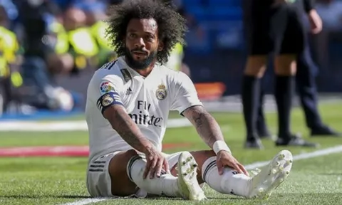 Hiếm thấy! Real ban "đặc ân lớn" cho bạn thân Cristiano Ronaldo