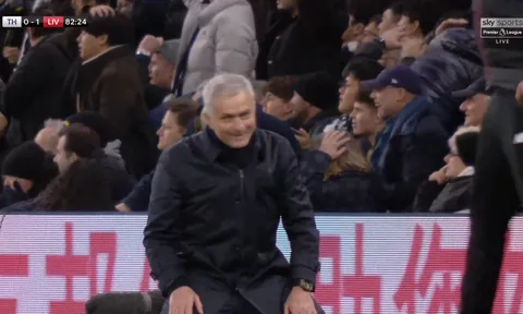 Mourinho phản ứng ra sao về 2 pha bỏ lỡ mười mươi của Son Heung-min và Lo Celso?