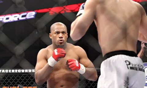 Bi kịch của cựu binh Strikeforce: Lumumba Sayers bị kết án giết người cấp độ hai vì hận thù