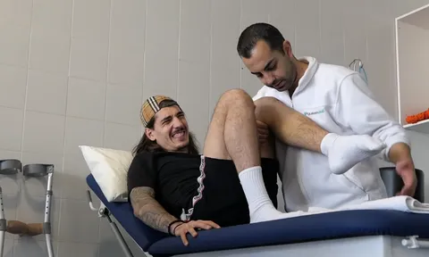 Lọt top 3, Bellerin buông lời chế nhạo Tottenham