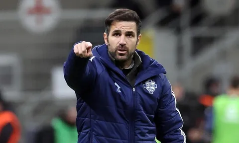 Vì sao Chelsea không nên bổ nhiệm Fabregas lúc này?