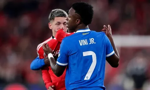 FIFA áp dụng 2 luật thẻ đỏ mới đầy tranh cãi tại World Cup