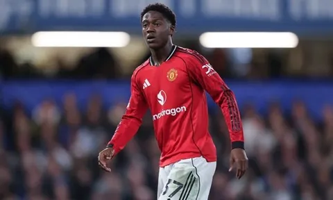 Romano hé lộ chi tiết bản hợp đồng mới giữa Mainoo và Man Utd
