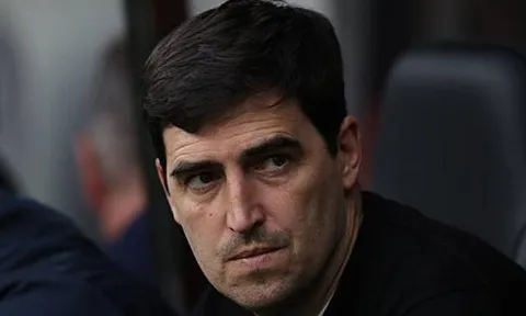 Andoni Iraola sẵn sàng ngồi ghế nóng tại Chelsea