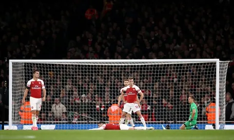 3 kỷ lục tồi tệ của Arsenal sau thất bại trước Leciester